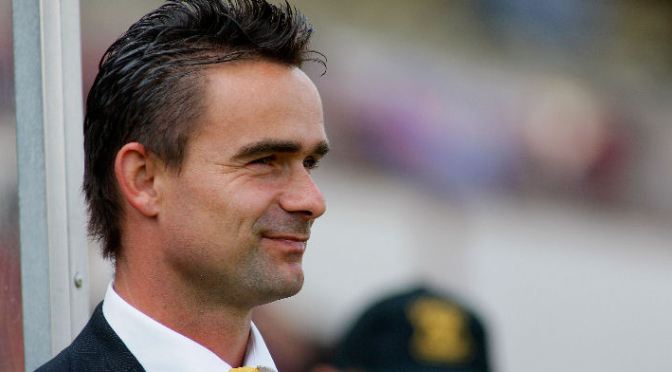 NEWS: Overmars signs on for four more years
