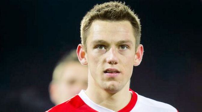 NEWS: De Vrij signs new deal at Feyenoord