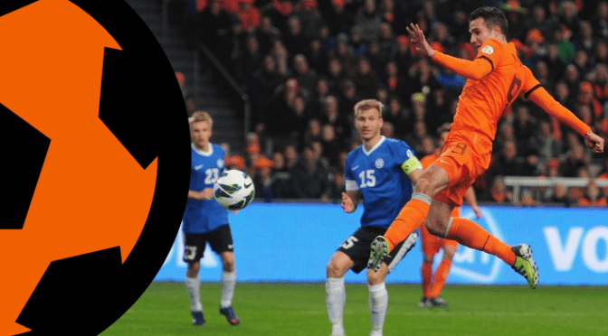 In a 33 man squad, RVP & Huntelaar return for France clash