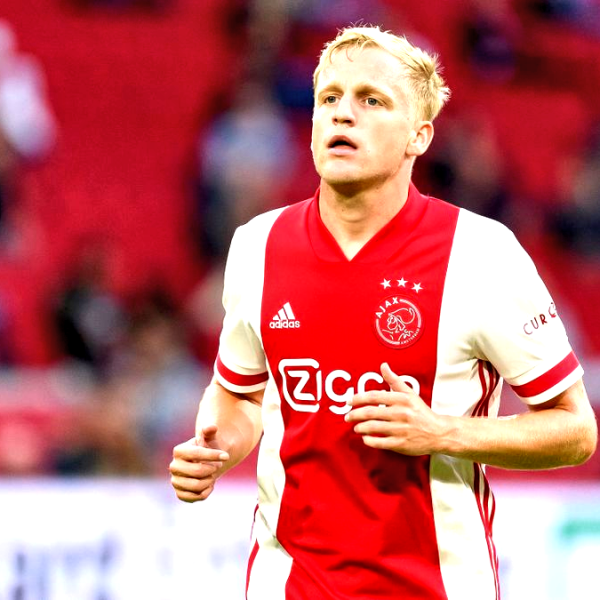 What does Donny van de Beek bring to Man Utd’s midfield?