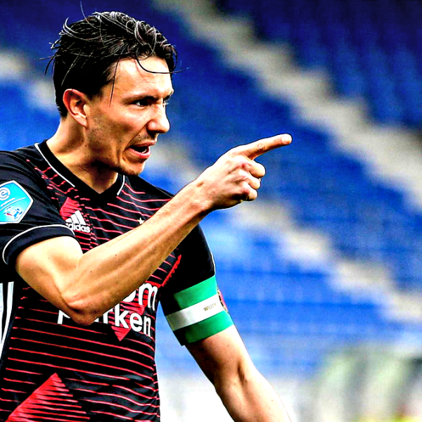 EREDIVISIE TEAM OF THE WEEK – Star man Berghuis can’t stop scoring